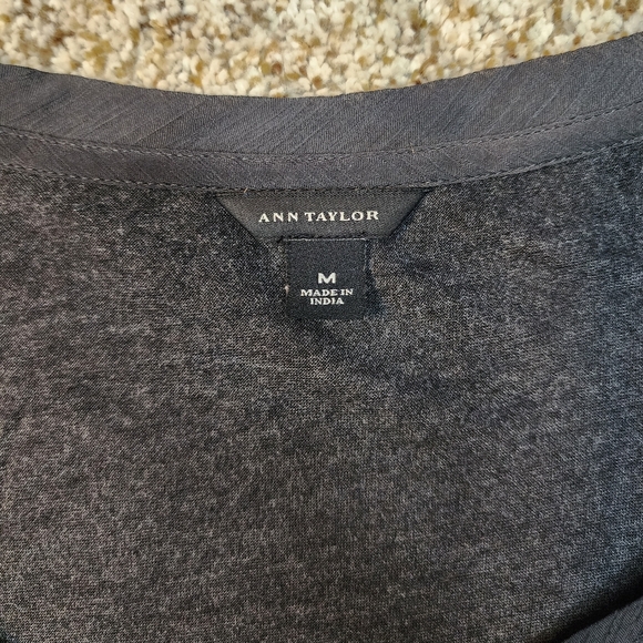 Beautiful Ann Taylor beaded jeweled charcoal gray T Shirt Med - Picture 3 of 5